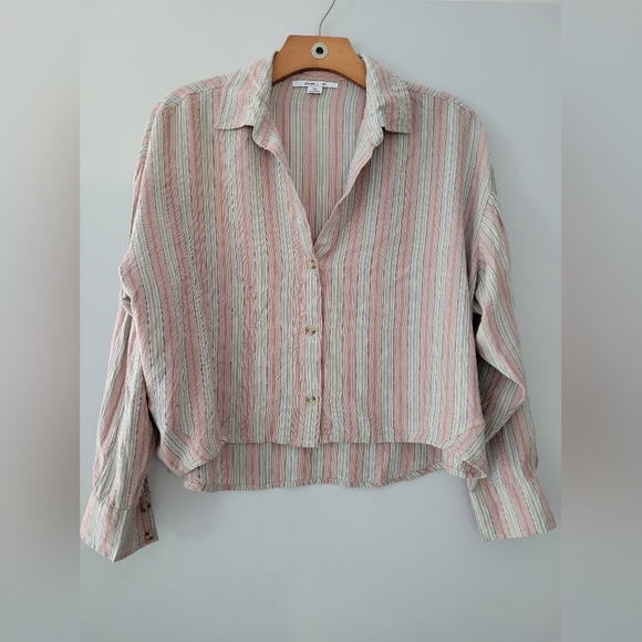 O'Neil cropped button down - Picture 1 of 2